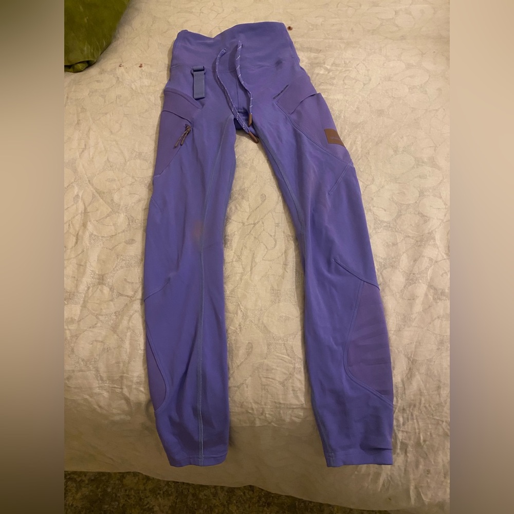 Lululemon Cargo Super-High-Rise Hiking Tight 25", 0